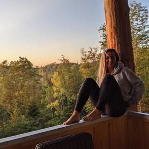 Meet your Posher, Catherine